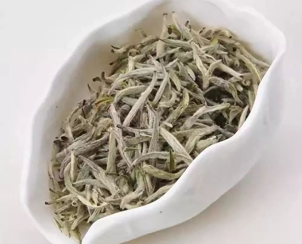 白茶对睡眠会产生影响吗（了解白茶的功效及影响）