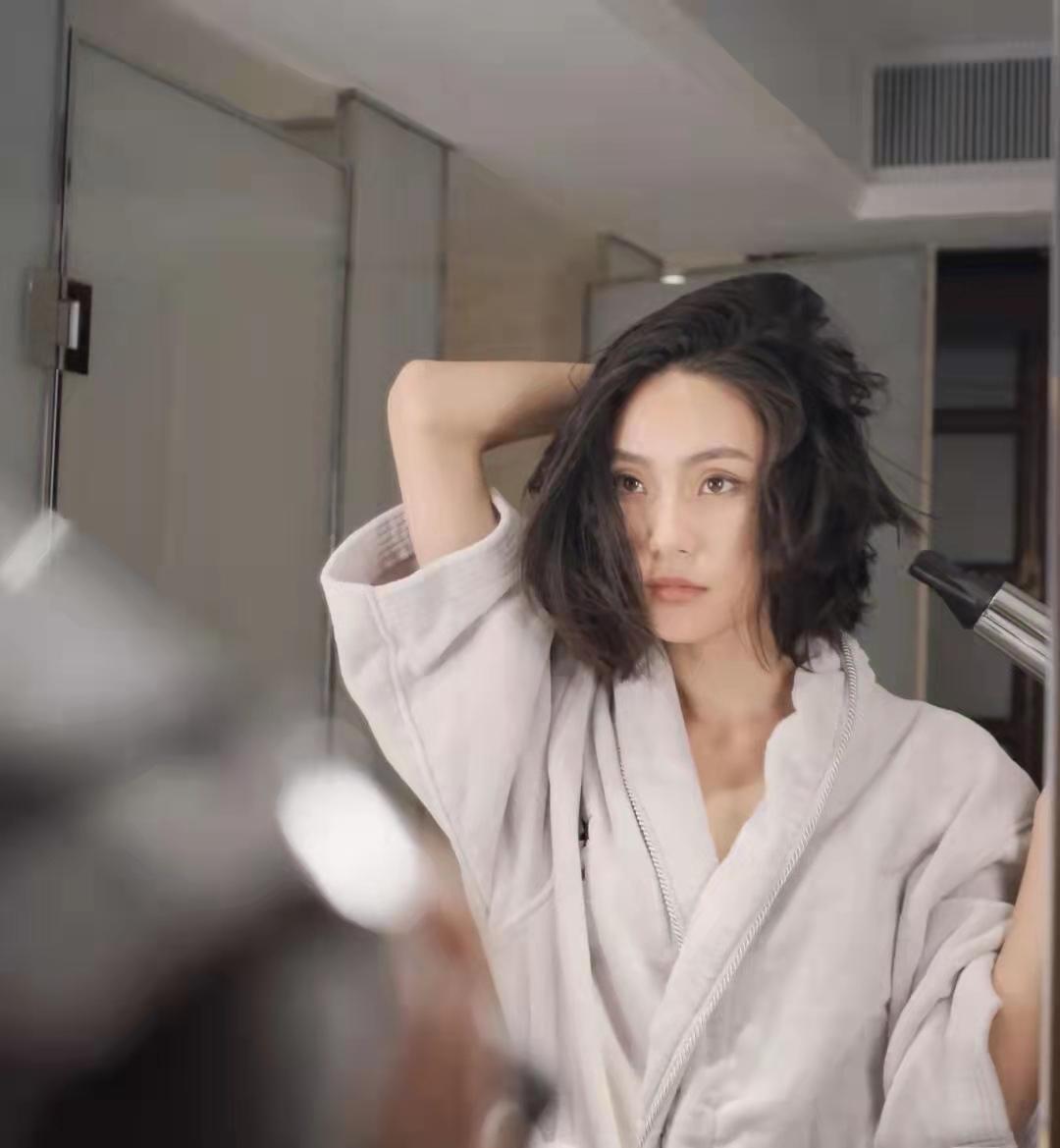 护发精油的正确用法介绍（护发精油有什么作用该怎么使用）