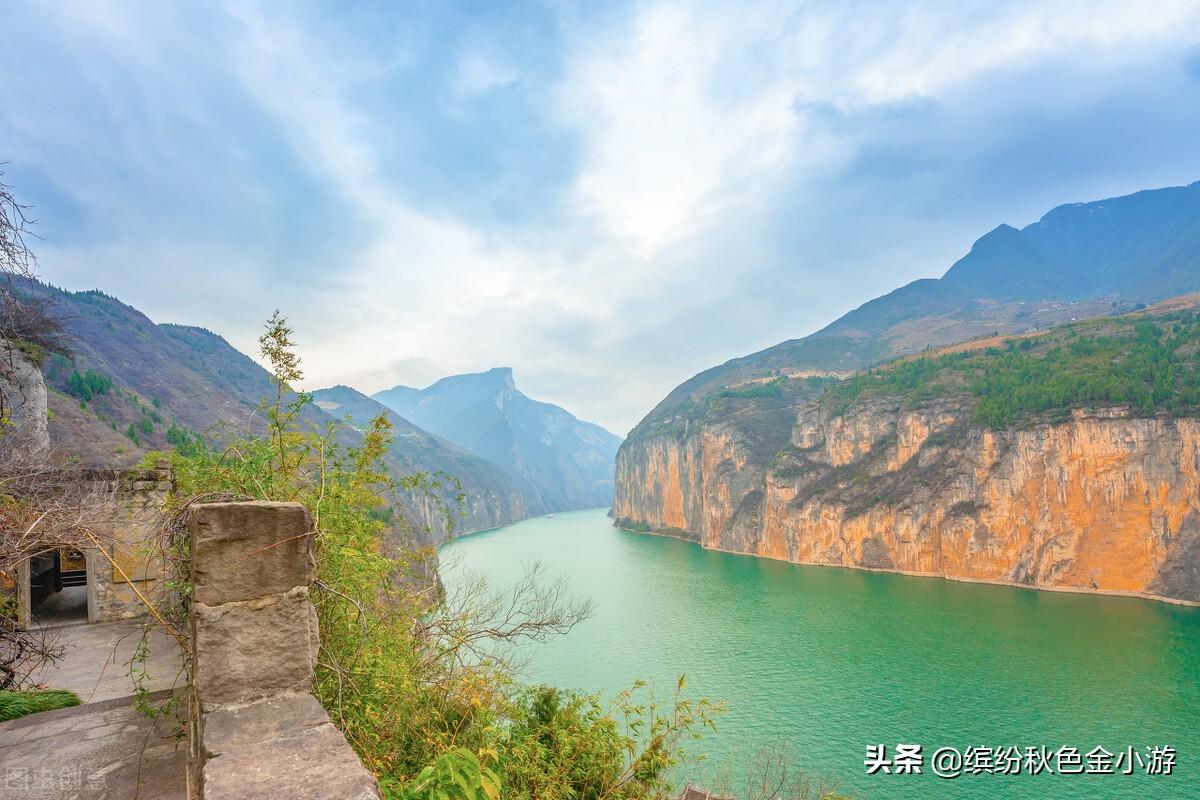 白帝城位于什么地方（白帝城的地理位置和游玩攻略介绍）