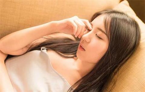 女生说好无聊怎么回复比较好（说什么才能撩动她的心）