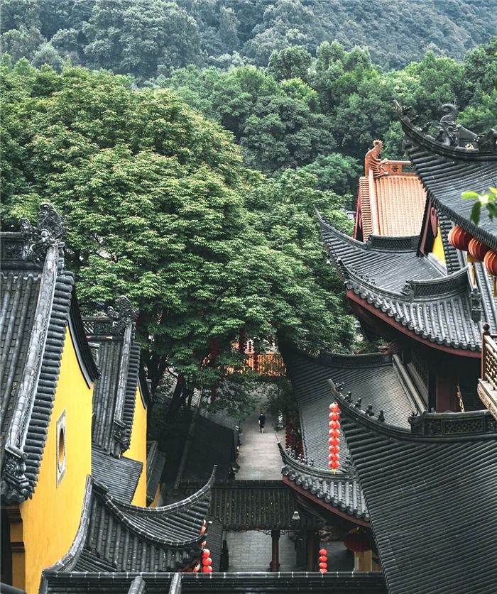 杭州灵隐寺求什么最灵（杭州祈福最灵验的八大寺庙）