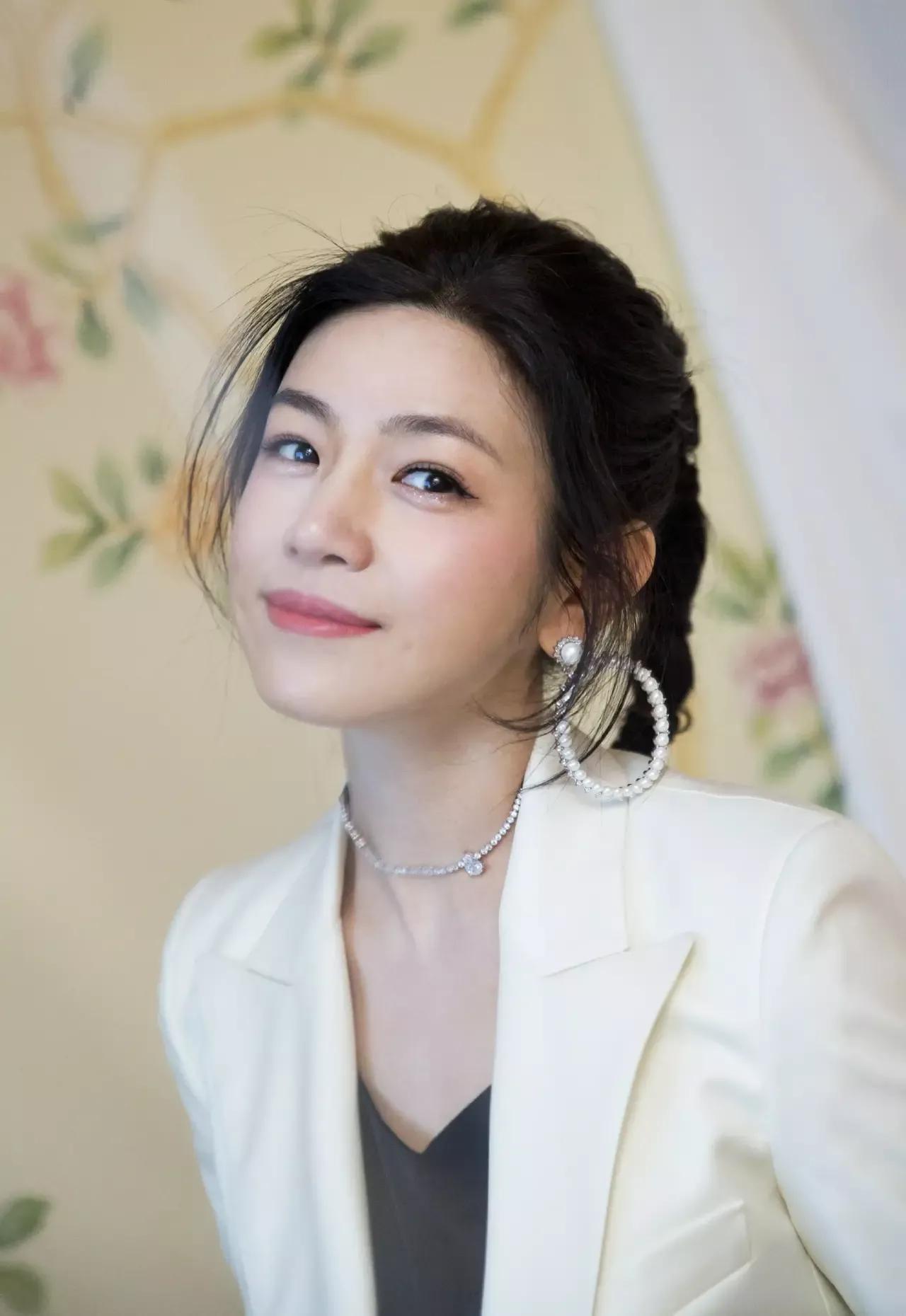 陈妍希资料个人资料（清纯女孩陈妍希的幸福人生）