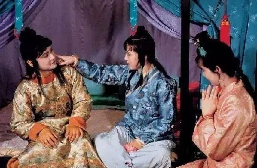宝玉出家前为何恨袭人（袭人做了什么对不起宝玉的事吗）