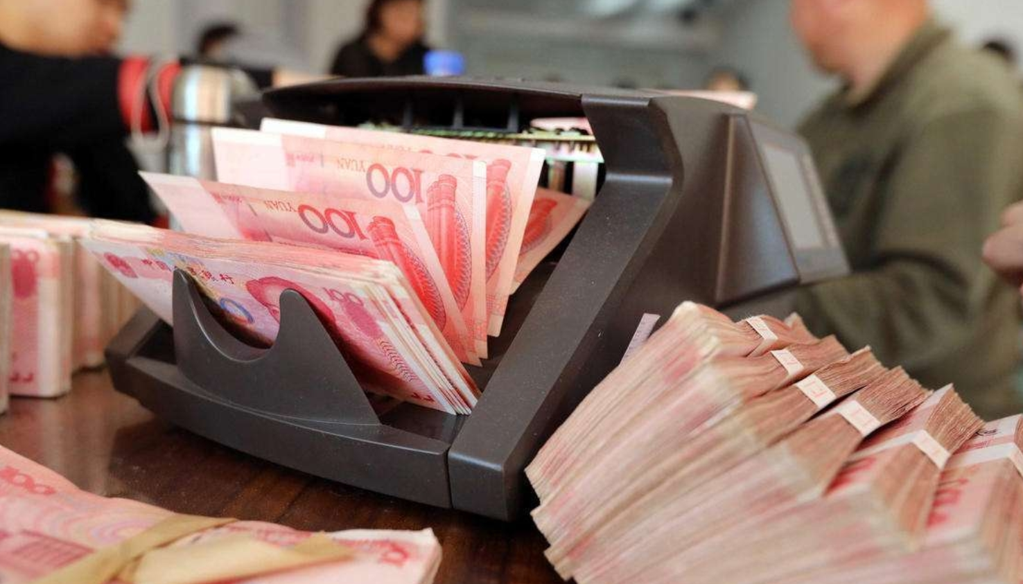 信使费是什么费用（银行卡短信通知到底能不能取消）