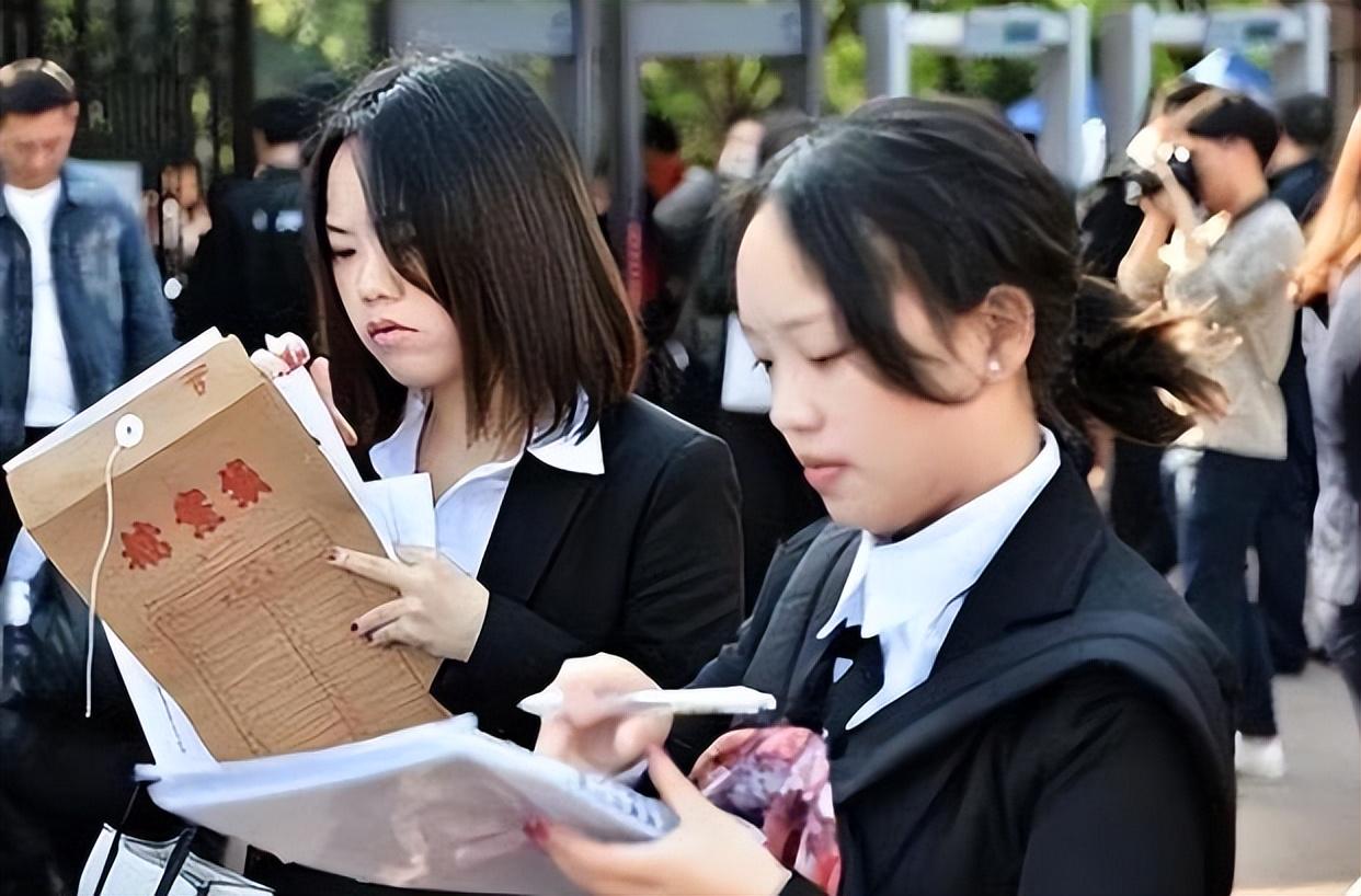 大专可以考公务员吗（大专学历也可以报名的公务员岗位）