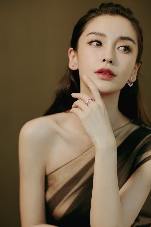 禁欲系是什么意思（禁欲系穿搭的要点和技巧都有哪些）