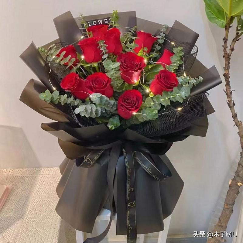 11朵玫瑰代表什么意思（不同颜色的11朵玫瑰的含义）