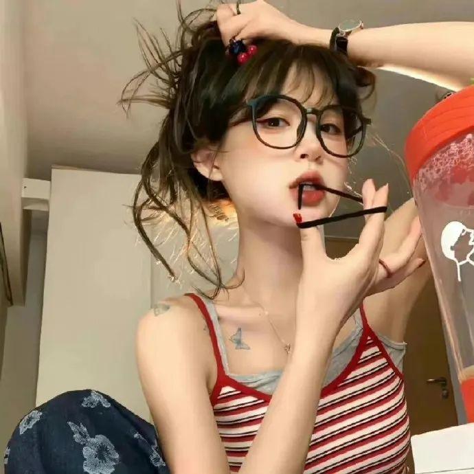 男生喜欢女生有什么表现（三种表现说明男生喜欢你）