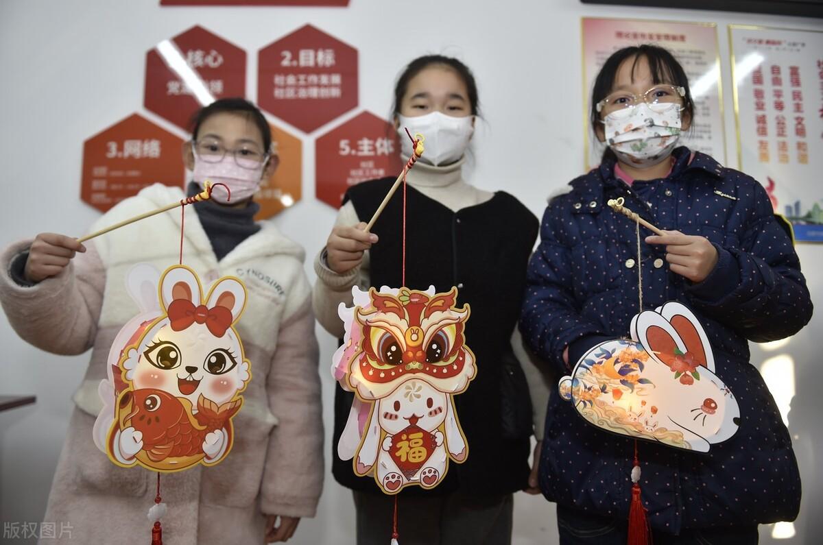 社工工资多少钱一月（社区工作者适合哪些人报考呢）