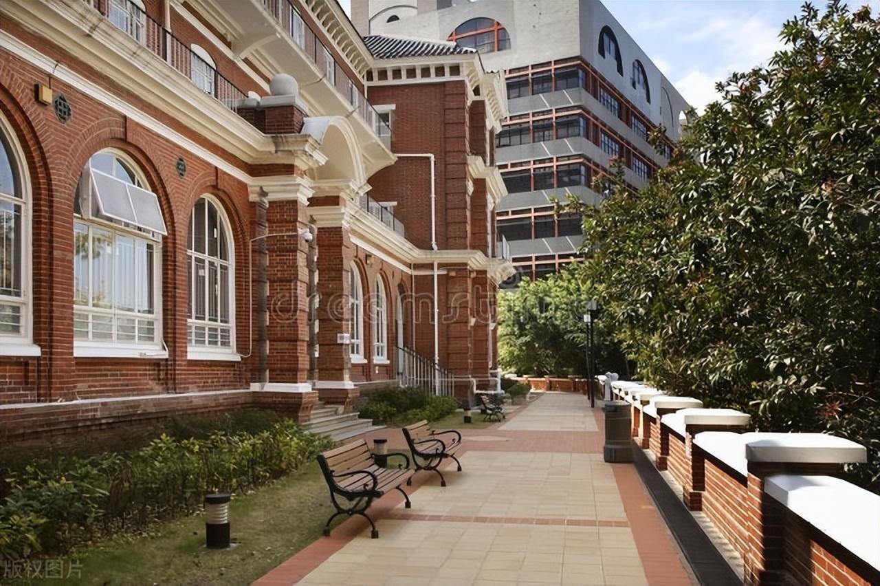 香港排名前十的大学（香港排名前10的大学及其学费介绍）