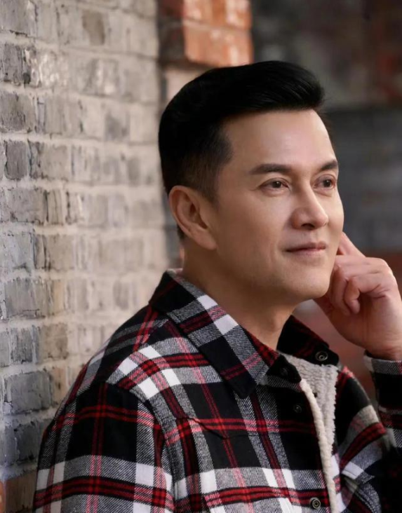 吕良伟个人详细简历（吕良伟一共有过几段婚姻生活）
