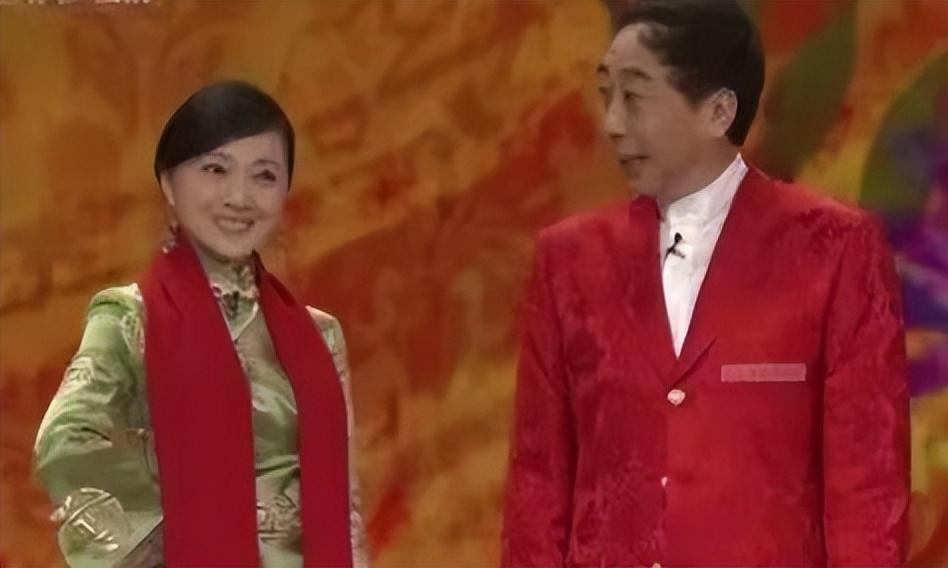相声演员冯巩的现任妻子是谁（冯巩的感情生活怎么样）