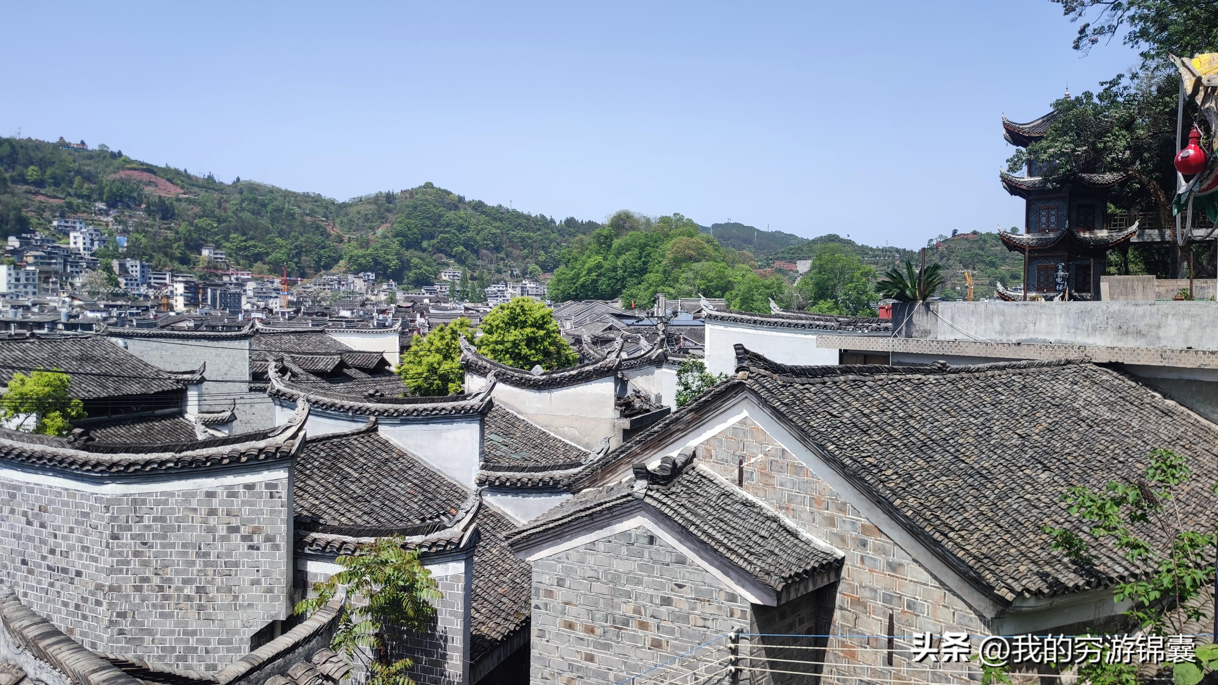 凤凰古城一日游攻略（什么季节去凤凰古城旅游比较好）