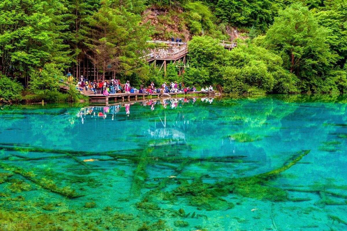 九寨沟旅游最佳时间是几月（九寨沟游玩攻略及路线推荐）