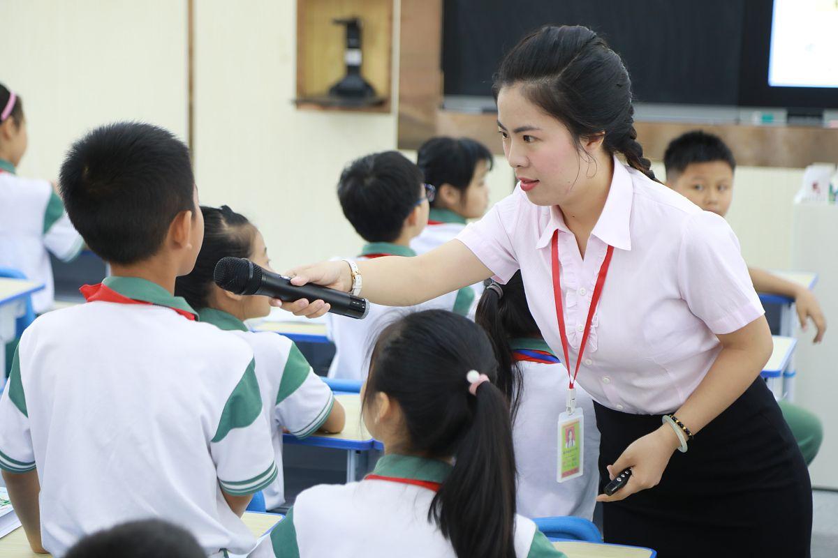 中小学老师多大年龄退休（工龄制退休制是什么意思）
