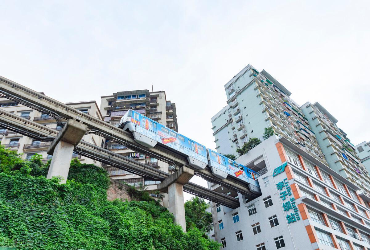 重庆网红打卡景点有哪些（重庆适合拍照的八个景点）