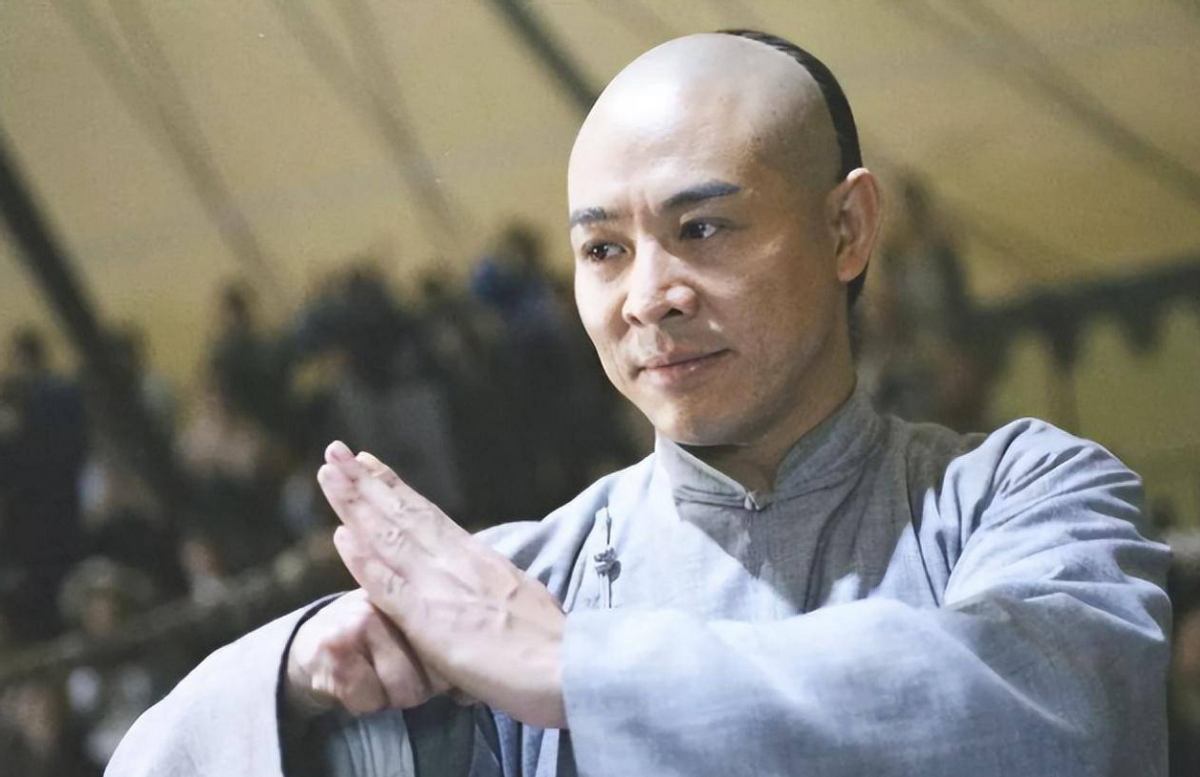 李连杰个人资料（功夫明星李连杰的事业及感情生活怎么样）