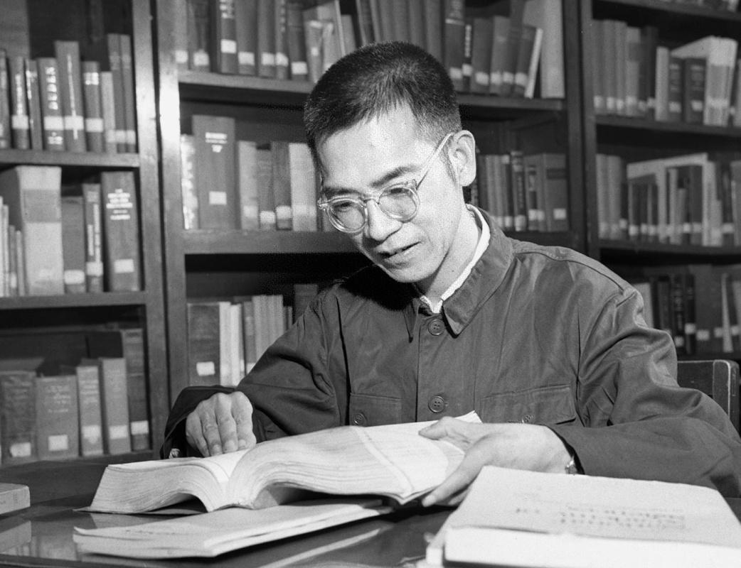 陈景润的数学故事（数学家陈景润在数学专业有哪些贡献）