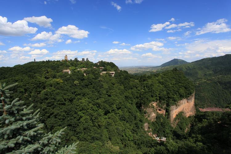 崆峒山旅游景点介绍（详细介绍崆峒山的旅游景点和特色风景）