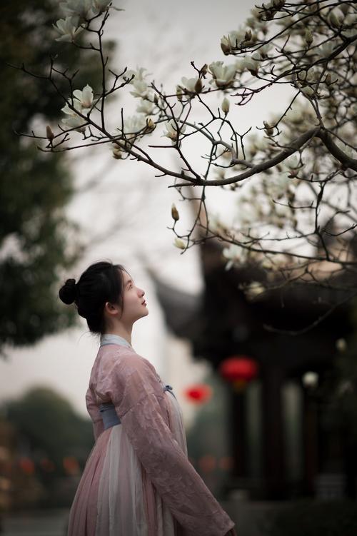 锦瑟年华指多少岁（解读“锦瑟年华”所指的年龄段）