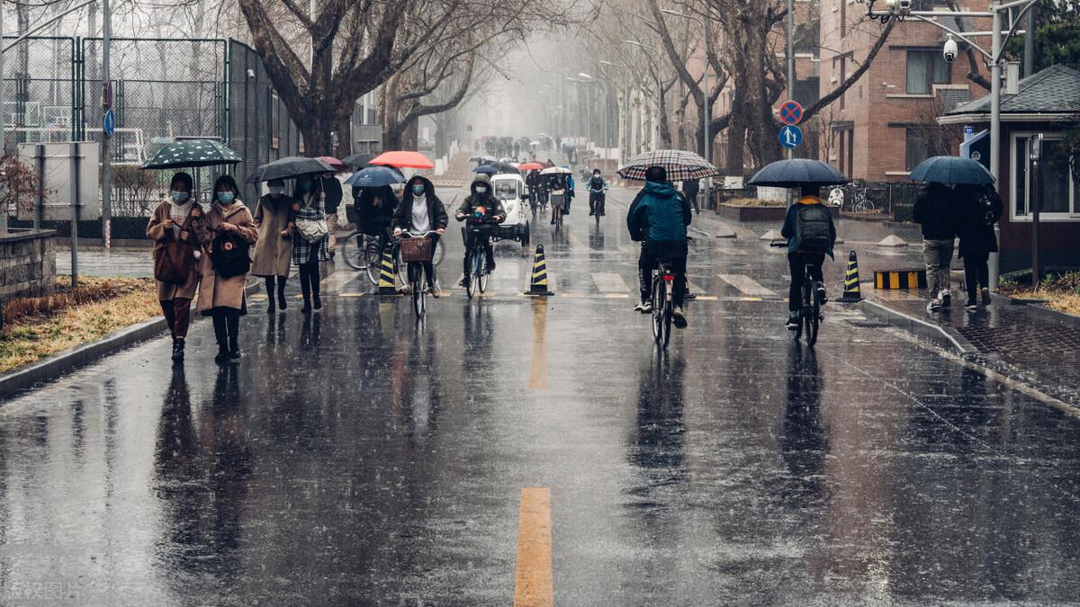 雨量毫米怎么测量的（降雨量是用什么设备测算出来的）