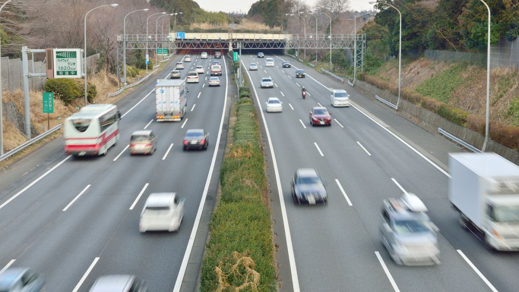 高速公路收费标准（解释高速公路的收费规定）