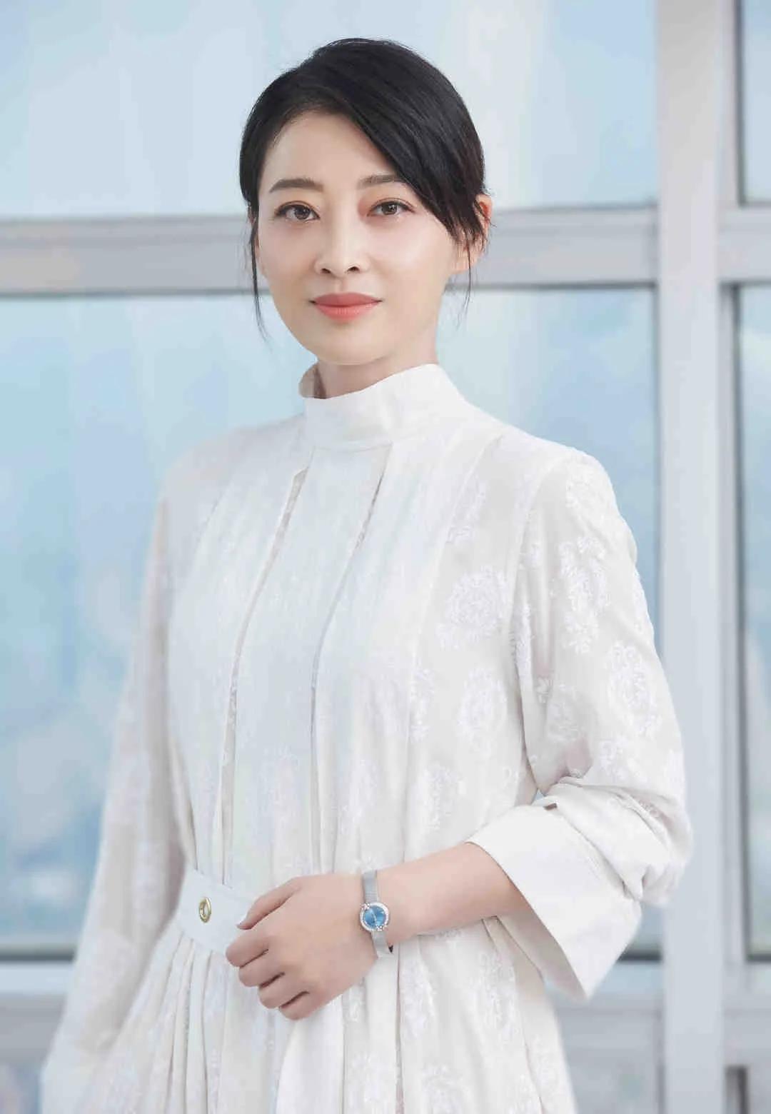 梅婷的配偶是谁（揭秘气质女神梅婷的两段婚姻生活）