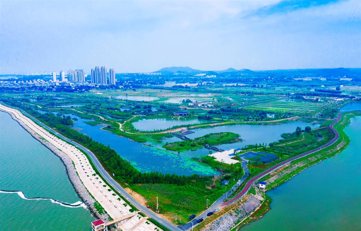 巢湖旅游景点推荐（巢湖的热门旅游景点推荐）