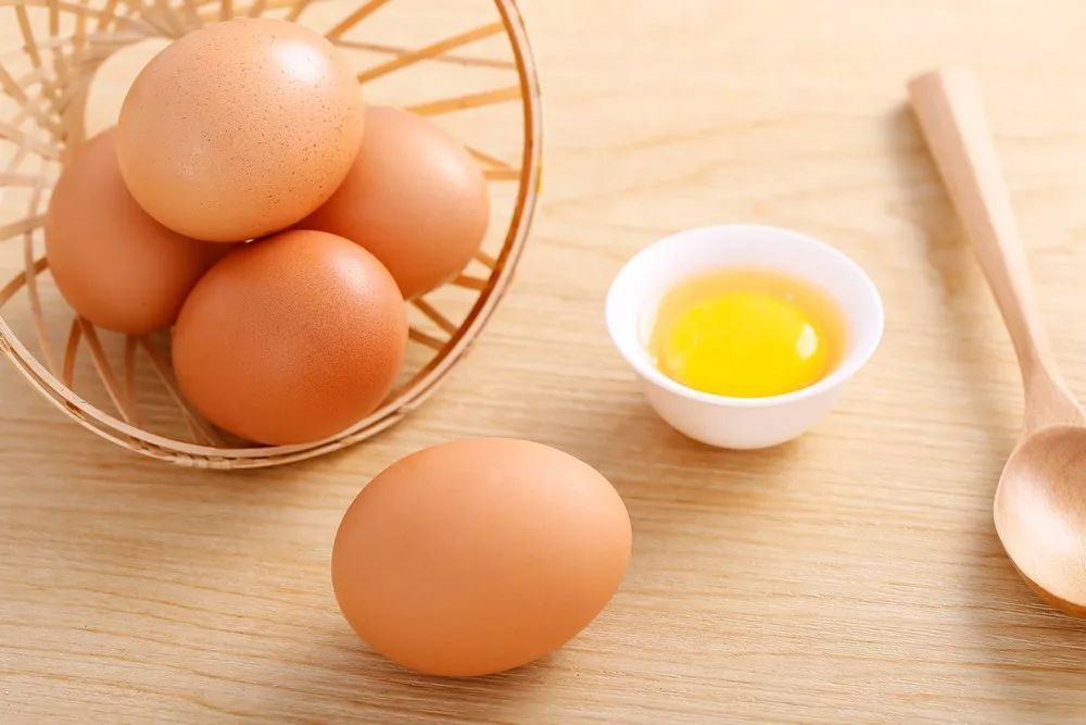 鸡蛋是否属于发物（探究鸡蛋是否属于发物类食物）
