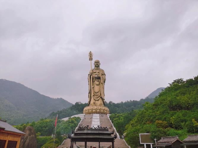 去九华山倒霉三年（解读关于去九华山带来三年倒霉的说法）