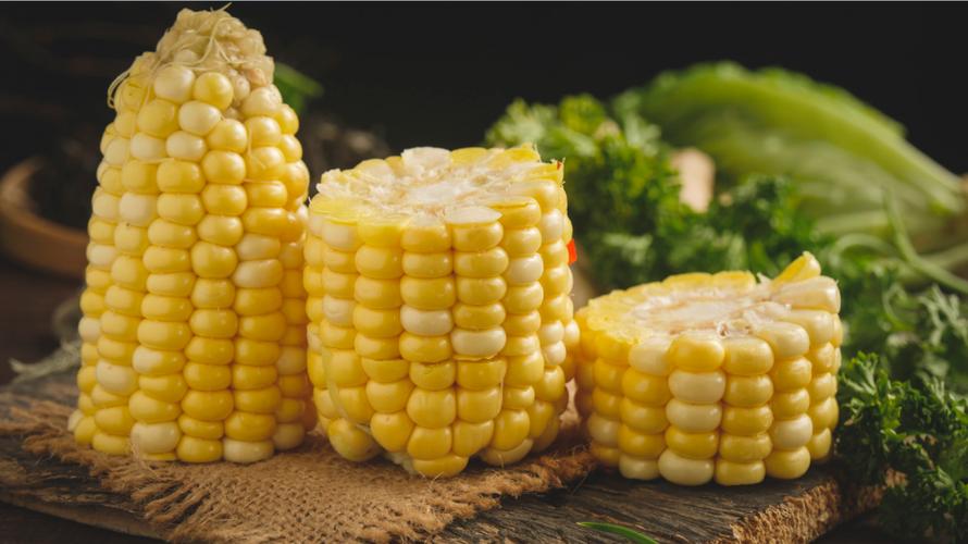 糯玉米与甜玉米热量对比（对比糯玉米和甜玉米的热量含量）