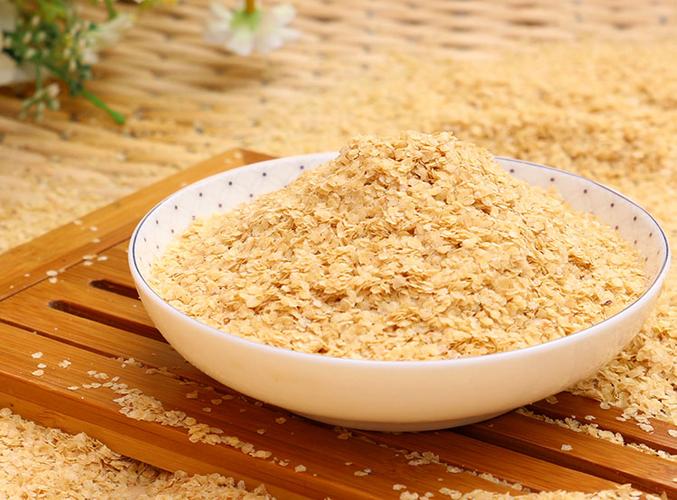 小麦胚芽的功效作用及食用方法（小麦胚芽的益处、作用和食用建议）