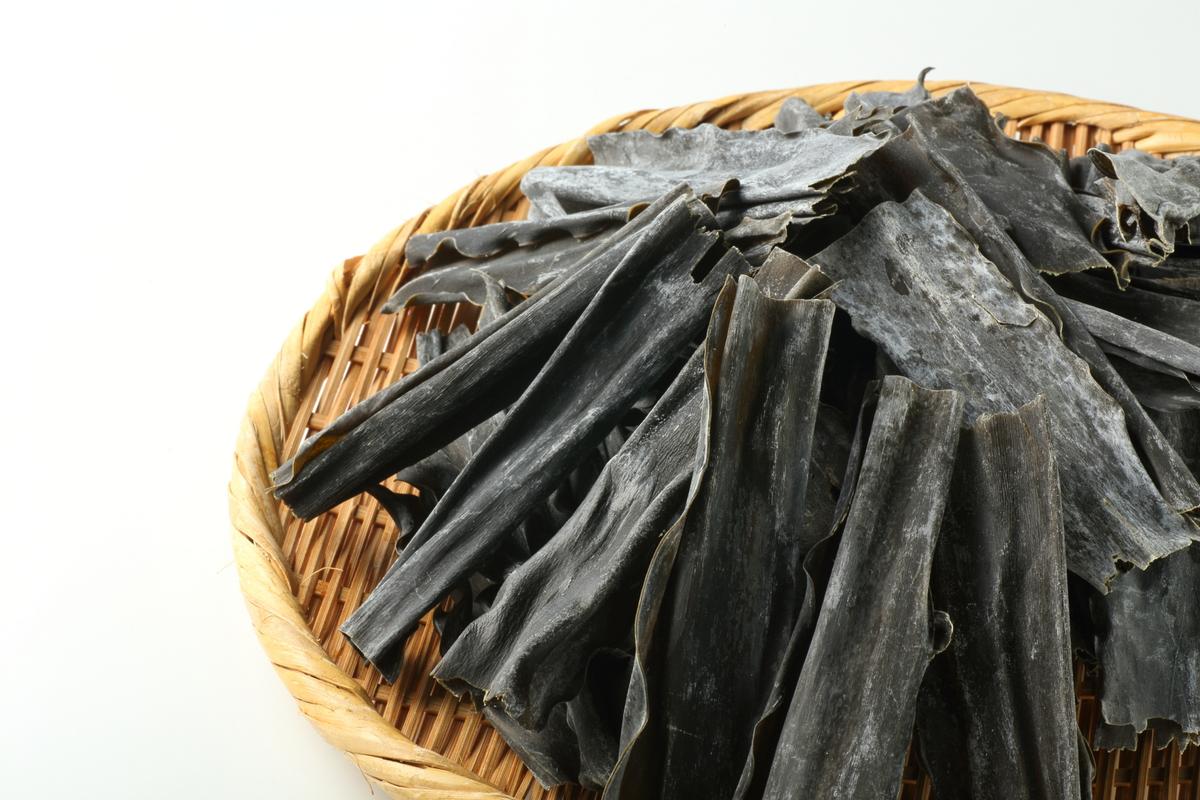 昆布是什么东西（探索昆布的来源和用途）