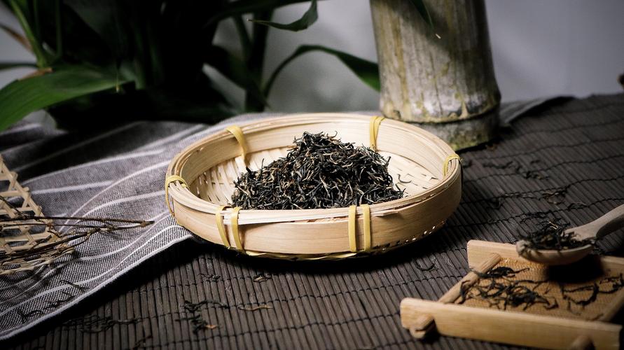 茶叶放冰箱冷藏还是冷冻（茶叶放在冰箱中是冷藏还是冷冻保存）