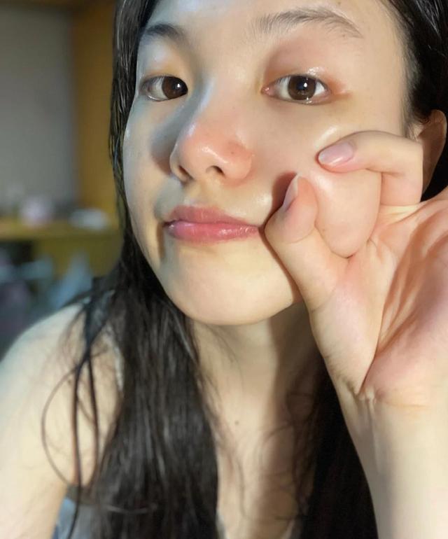 精华液怎么用（精华液怎么涂才能让皮肤变得紧致光滑） ！-第5张图片