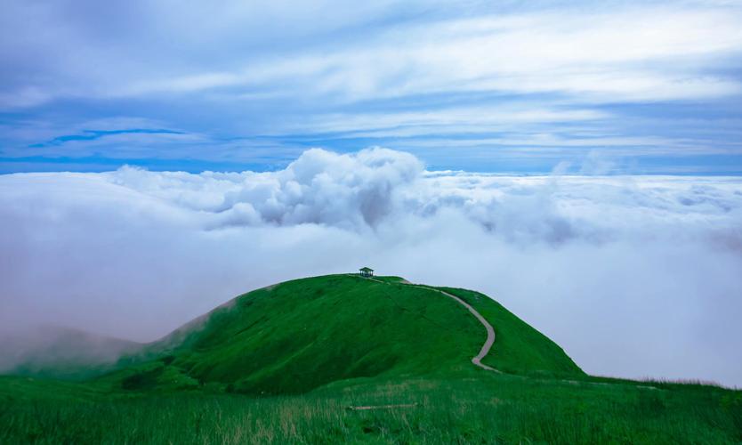 武功山旅游攻略（了解攀登武功山旅游的攻略和线路推荐）