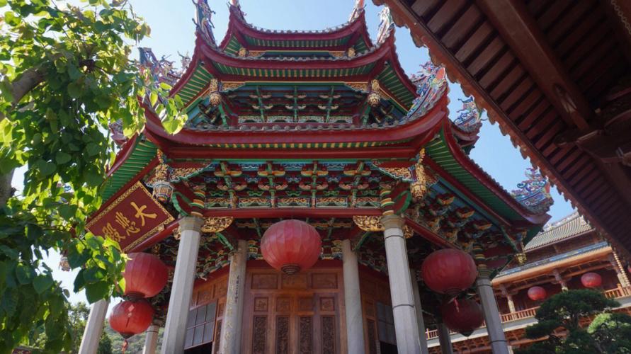 厦门的旅游景点（探索厦门的热门旅游景点和旅行推荐）