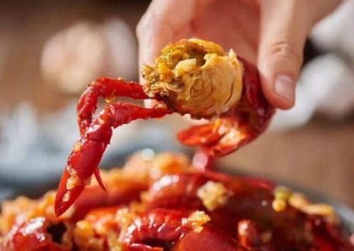 龙虾头可食用（龙虾头部是否可食用）