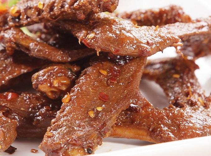 鸭品热量较高（鸭肉制品的热量是否较高）