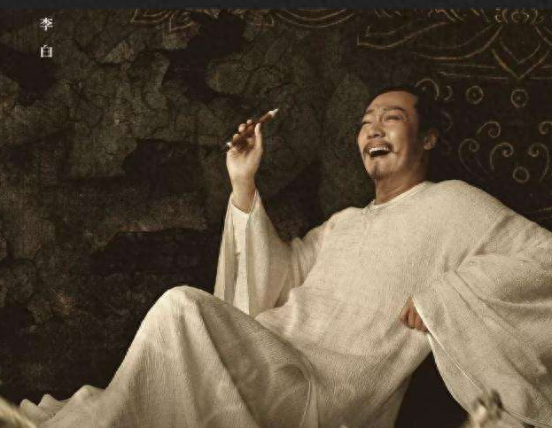 不及汪伦送我情是谁写的（不及汪伦送我情出自哪首诗）