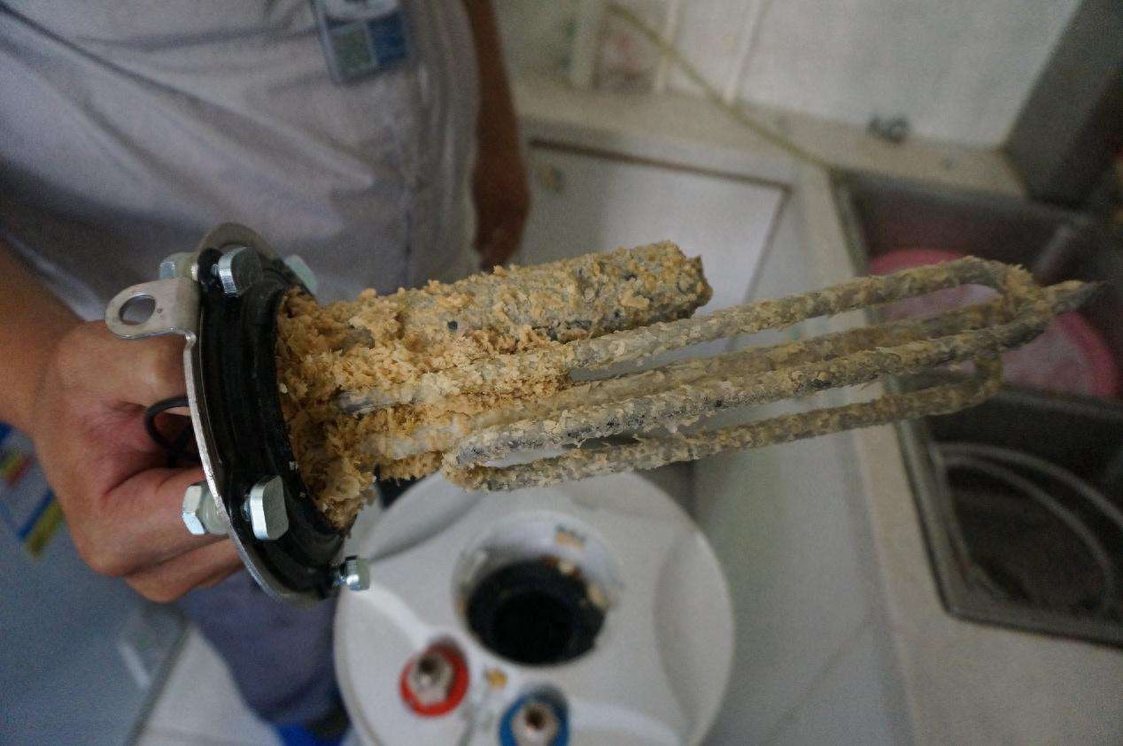 热水器排污口镁棒有何作用（镁棒多长时间更换一次）