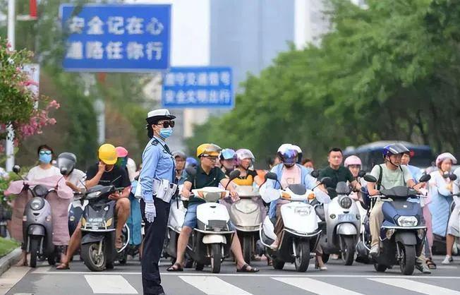 摩托车驾驶证要多少费用（关于摩托车的报考流程及收费）