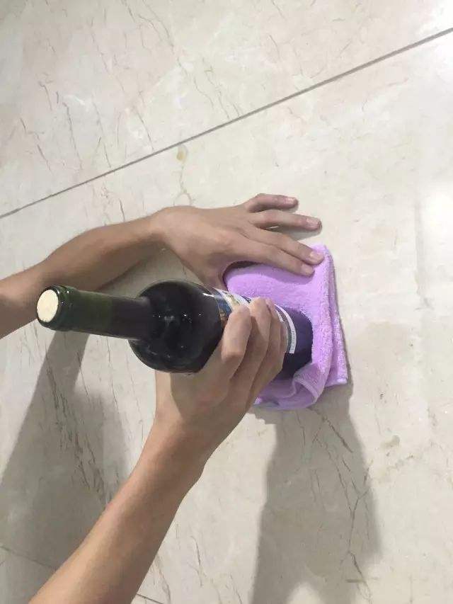 红酒怎么打开简单且成功率高（5种开红酒的简单方法）