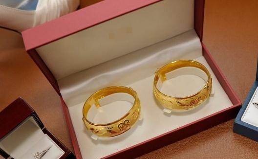 一个金镯子大概多少克（黄金镯子的克数应该如何选择）