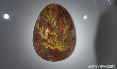 玛瑙和玉髓哪个更上档次（玛瑙和玉髓之间的区别有哪些）