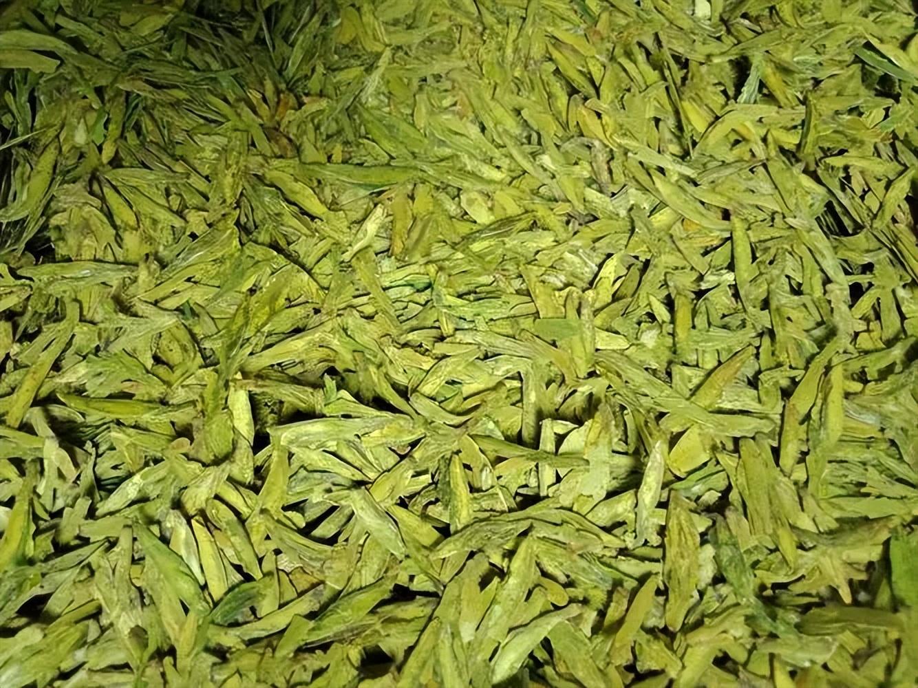 泡龙井茶的水温多少度（聊一聊龙井茶的特点和适宜水温）