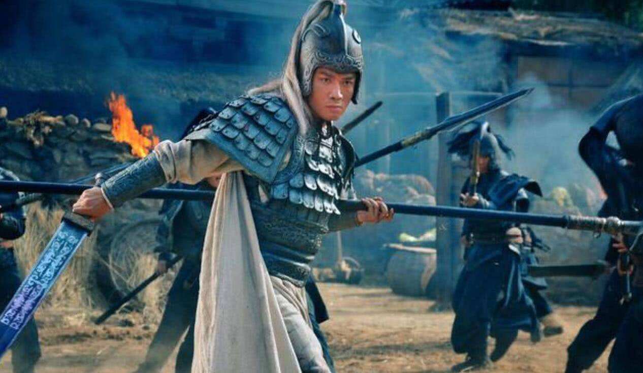 三国赵云的武器叫什么（赵云常用的那杆长枪叫什么）