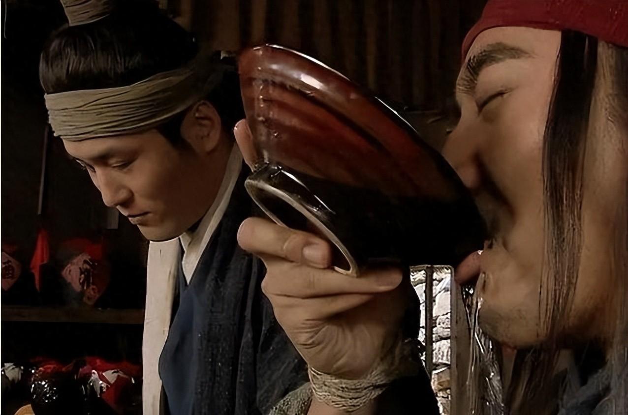 武松说筛一碗酒的意思（武松喝下18碗酒相当于现在多少）