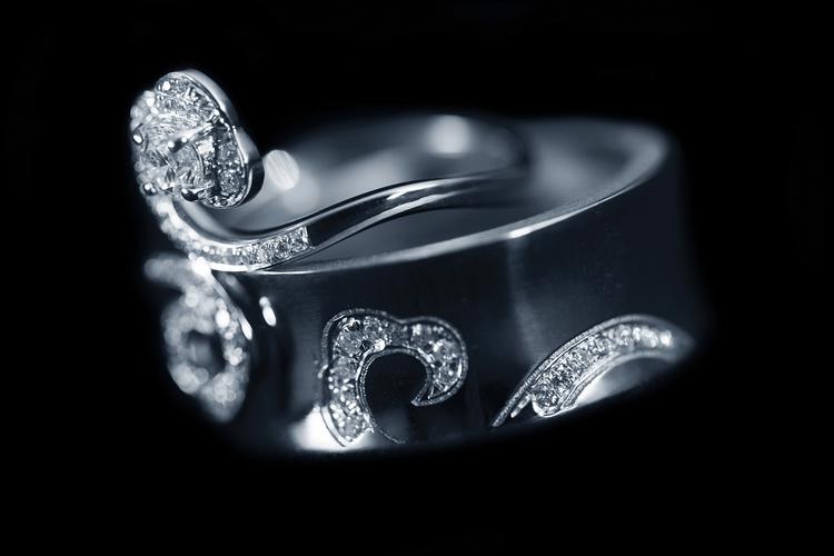 求婚戒指和结婚戒指是同一个吗（求婚和结婚戒指的区别）