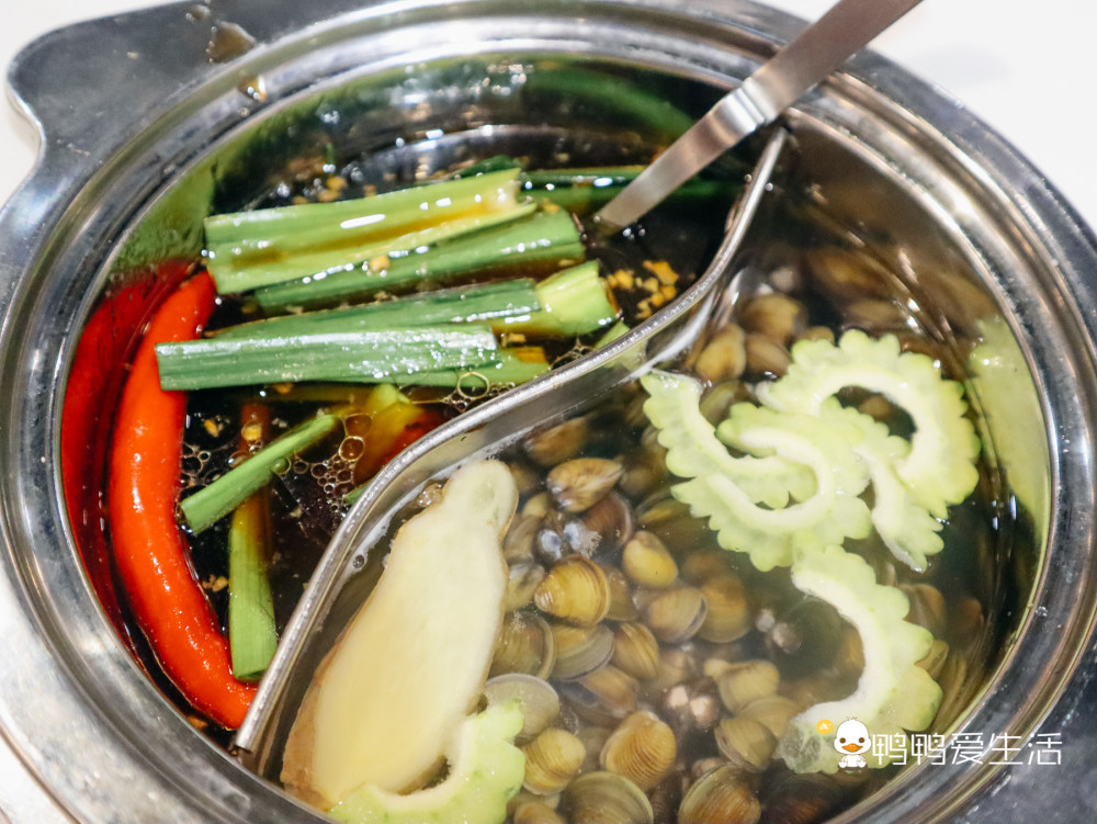 吃火锅必备食材推荐（吃火锅怎样搭配食材才合理呢）